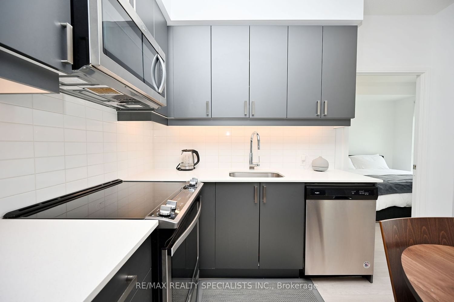 Listing Image 18