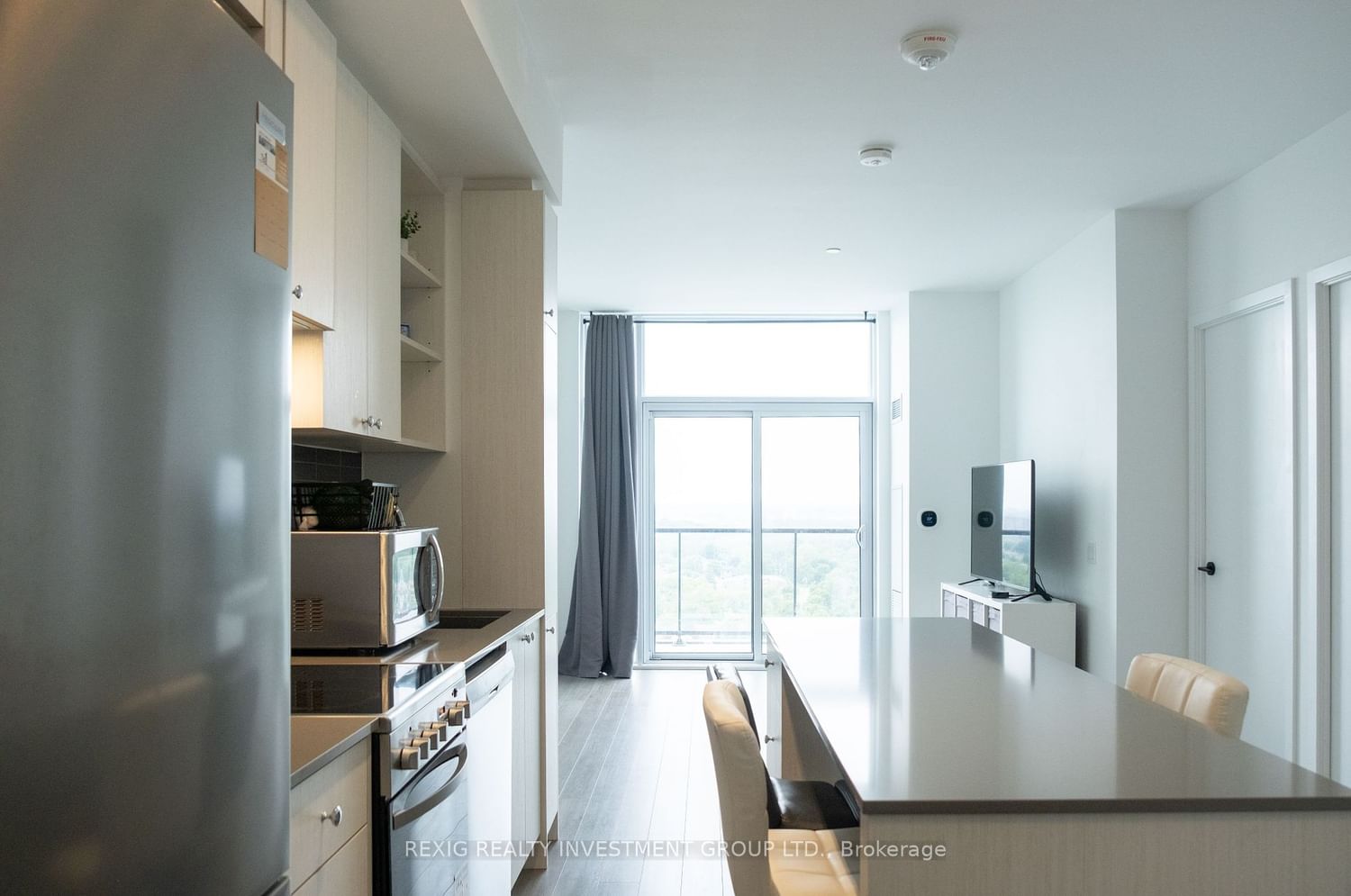 Listing Image 7
