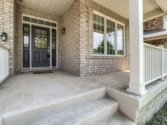 923 Vickerman Way