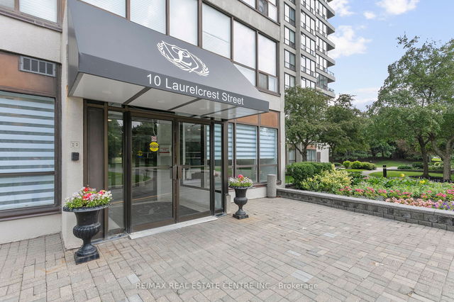 209 - 10 Laurelcrest Street