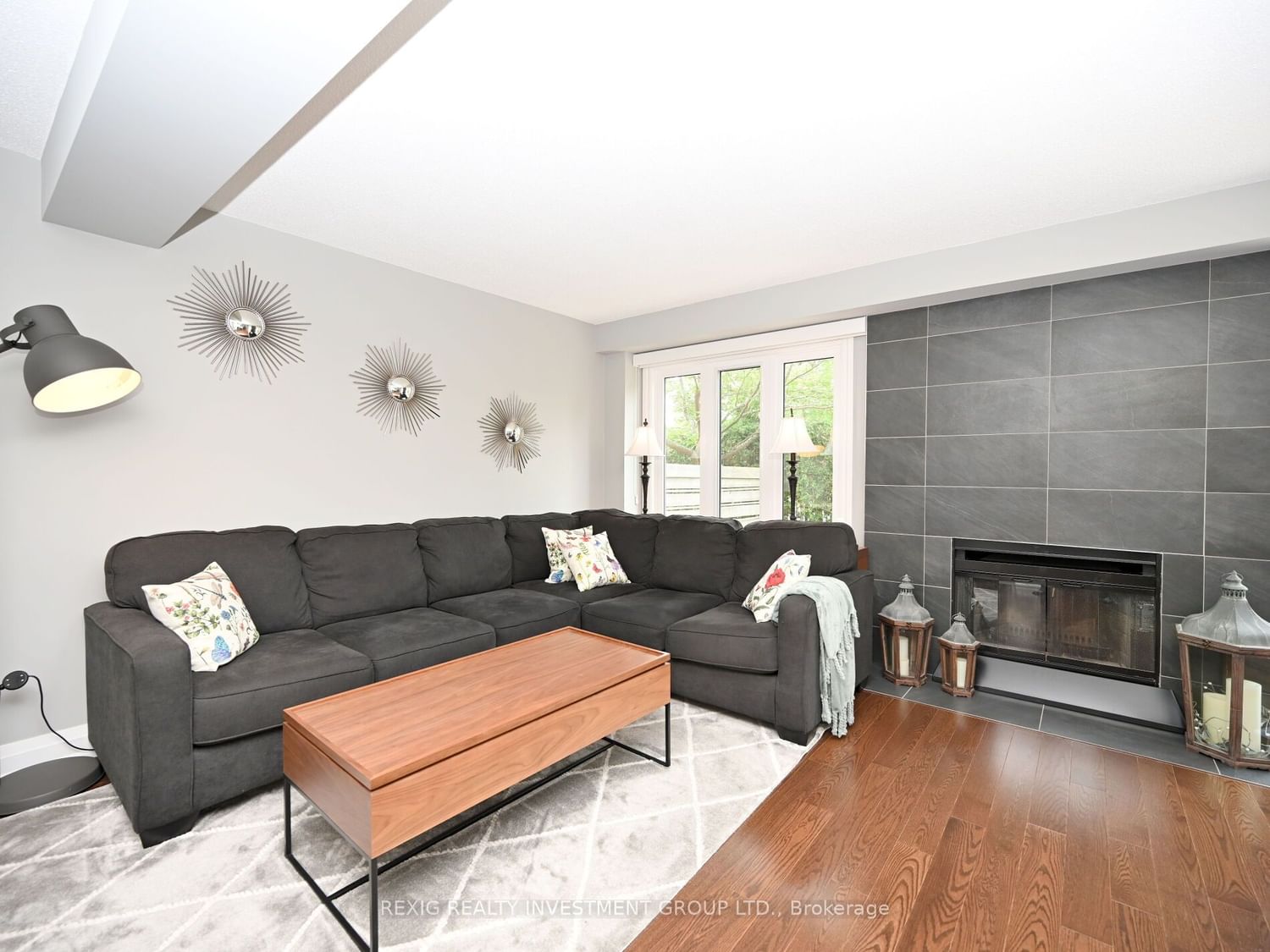 Listing Image 7