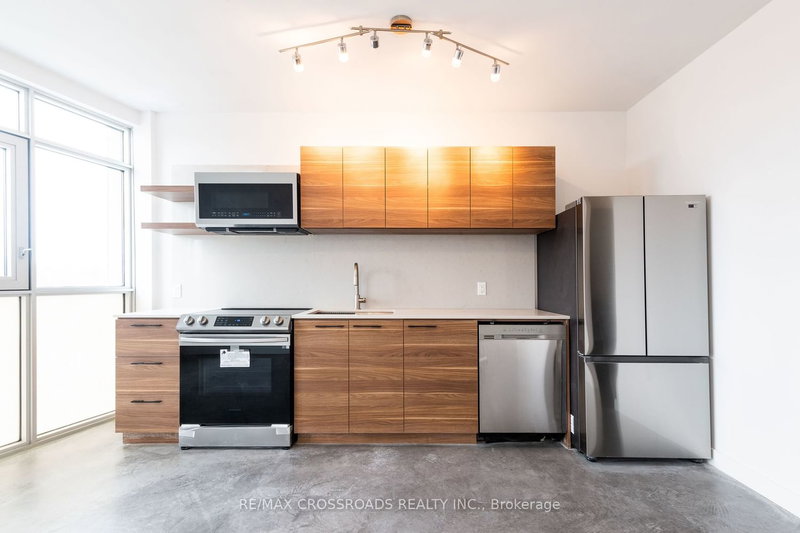 3A - 3333 Dundas St W, Toronto, M6P 2A6 | Image 2