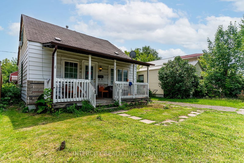 3032 Victory Cres, Mississauga, L4T 1L4 | Image 2