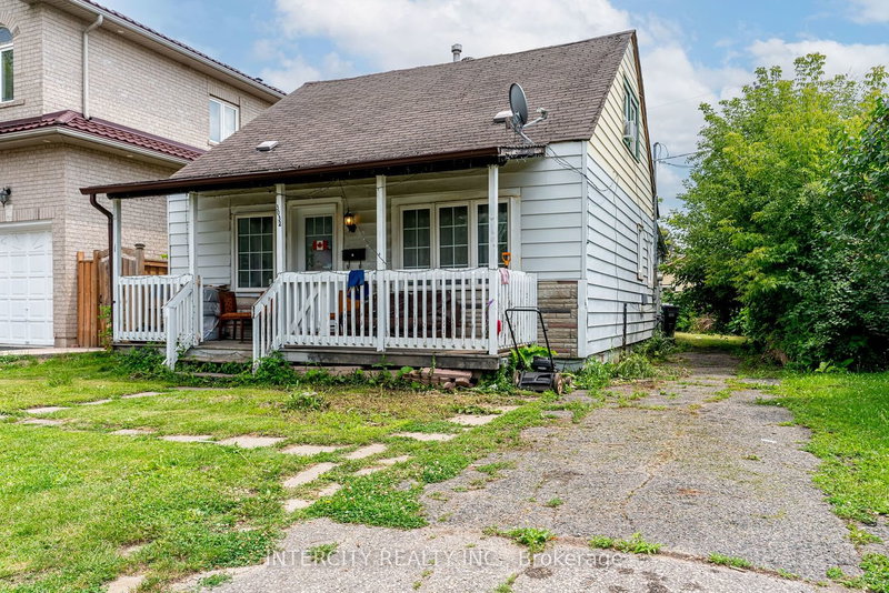 3032 Victory Cres, Mississauga, L4T 1L4 | Image 3