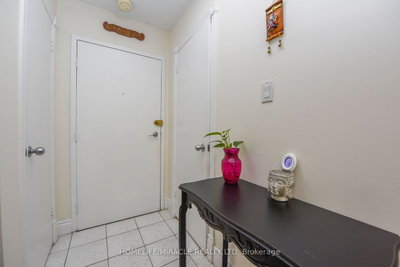 Townhouse sold at 5-6777 Formentera Avenue, Mississauga, Ontario, L5N 2M3 - Meadowvale - MLS: W6676946