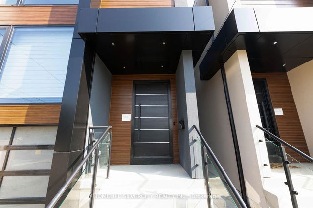 80B Evans Avenue