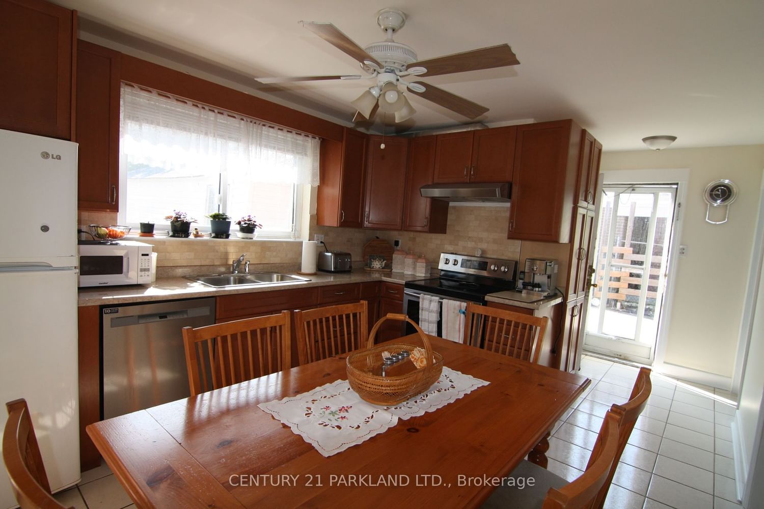 Listing Image 7