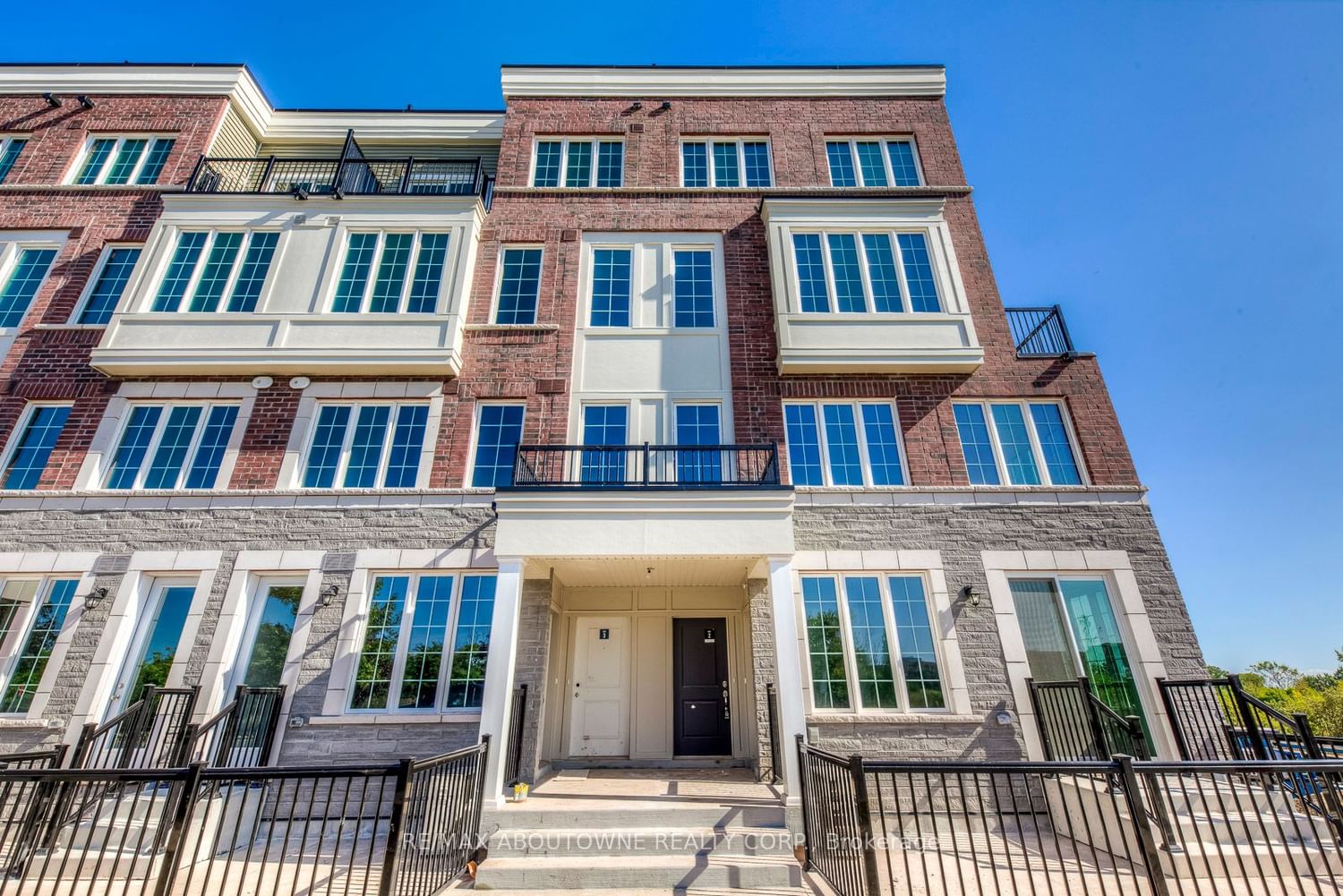 Townhouse leased at 2-2205 Lillykin Street, Oakville, River Oaks, L6H 7H2 - MLS: W6688380