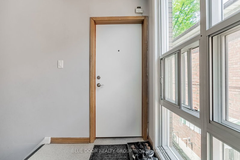 2 - 420 Royal York Rd, Toronto, M8Y 2R9 | Image 2