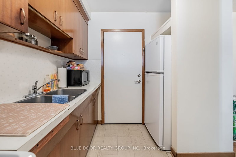 2 - 420 Royal York Rd, Toronto, M8Y 2R9 | Image 3