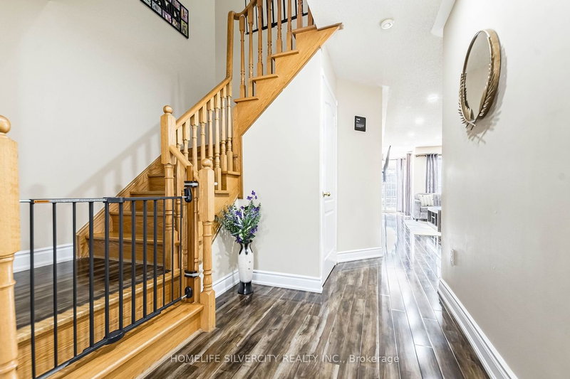 100 Monaco Crt, Brampton, L7A 1X2 | Image 3