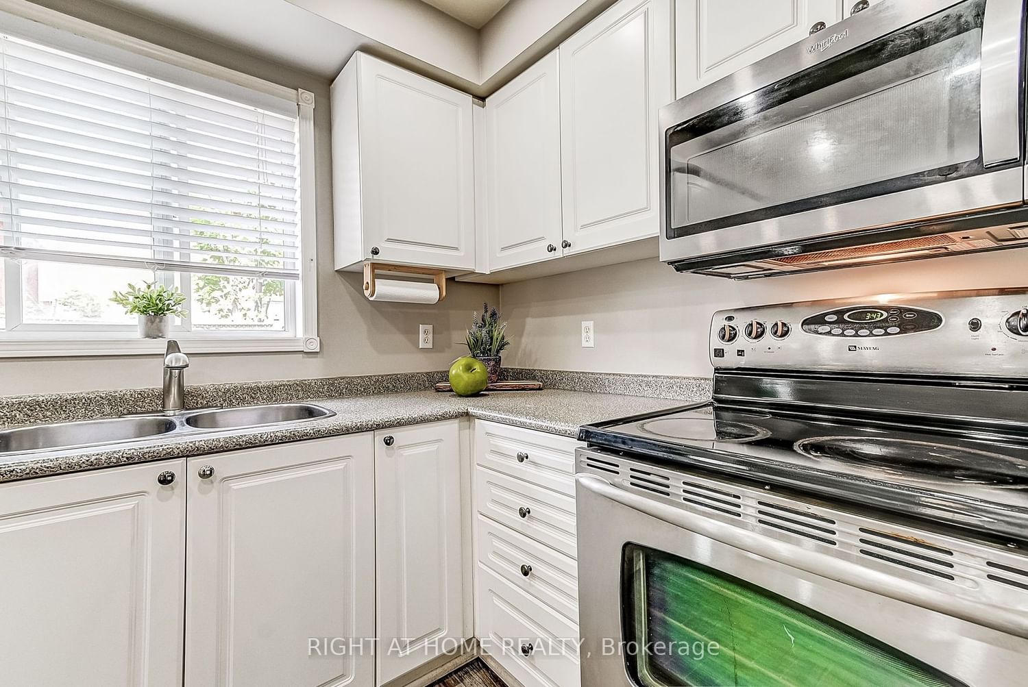 Listing Image 16