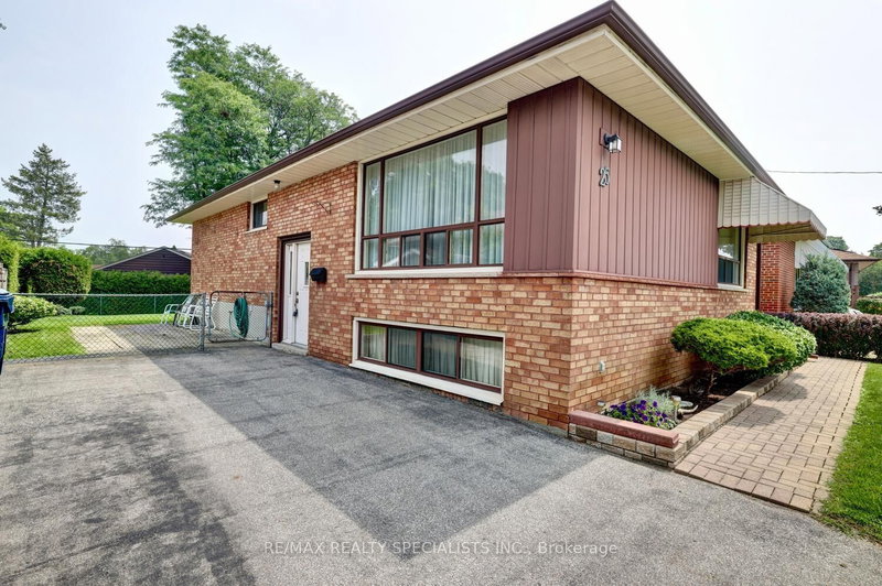 25 Templar Dr, Toronto, M9R 3C6 | Image 2