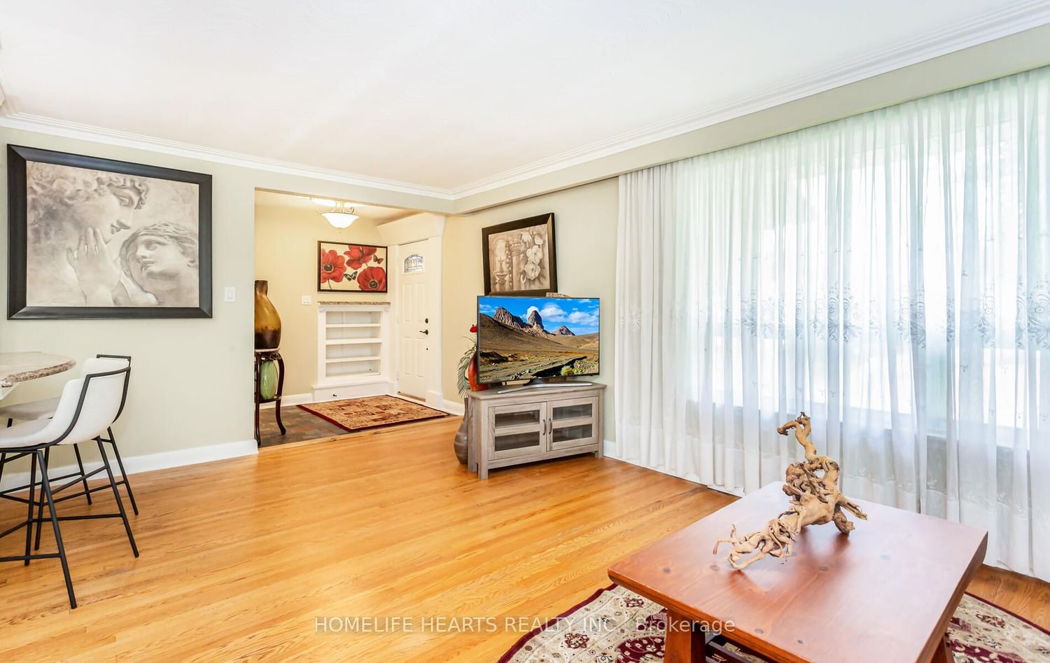 Listing Image 7