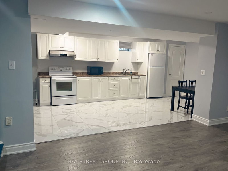 1321 Willowvale Gdns, Mississauga, L5V 1P6 | Image 3