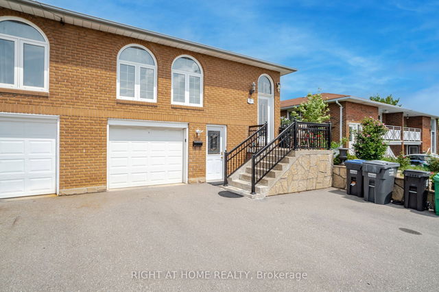 2565 Kingsberry Crescent