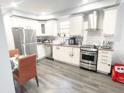 Semi-Detached House leased at 3-42 Emerald Crescent, Toronto, Ontario, M8V 2B6 - New Toronto - MLS: W6706838