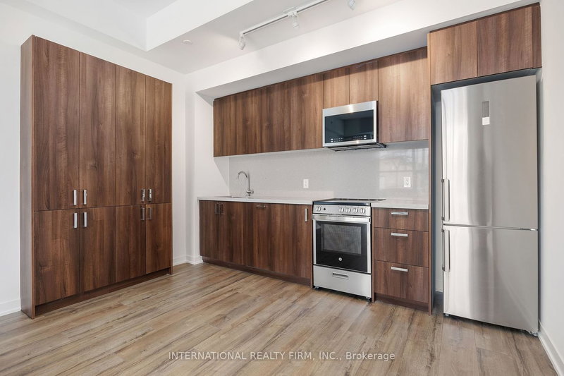 108 - 119 Ford St, Toronto, M6N 3A2 | Image 3