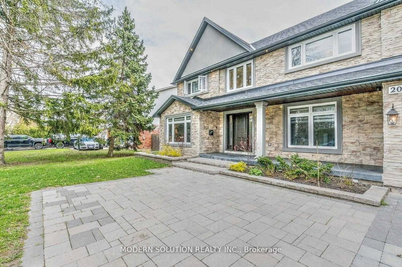 2068 Mississauga Rd, Mississauga, L5H 2K6 | Image 2