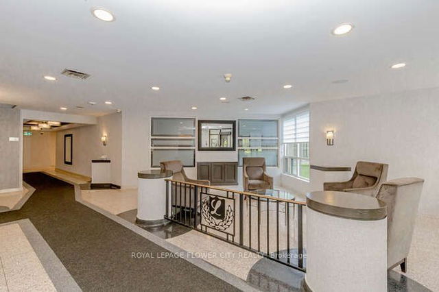 412 - 10 Laurelcrest Street