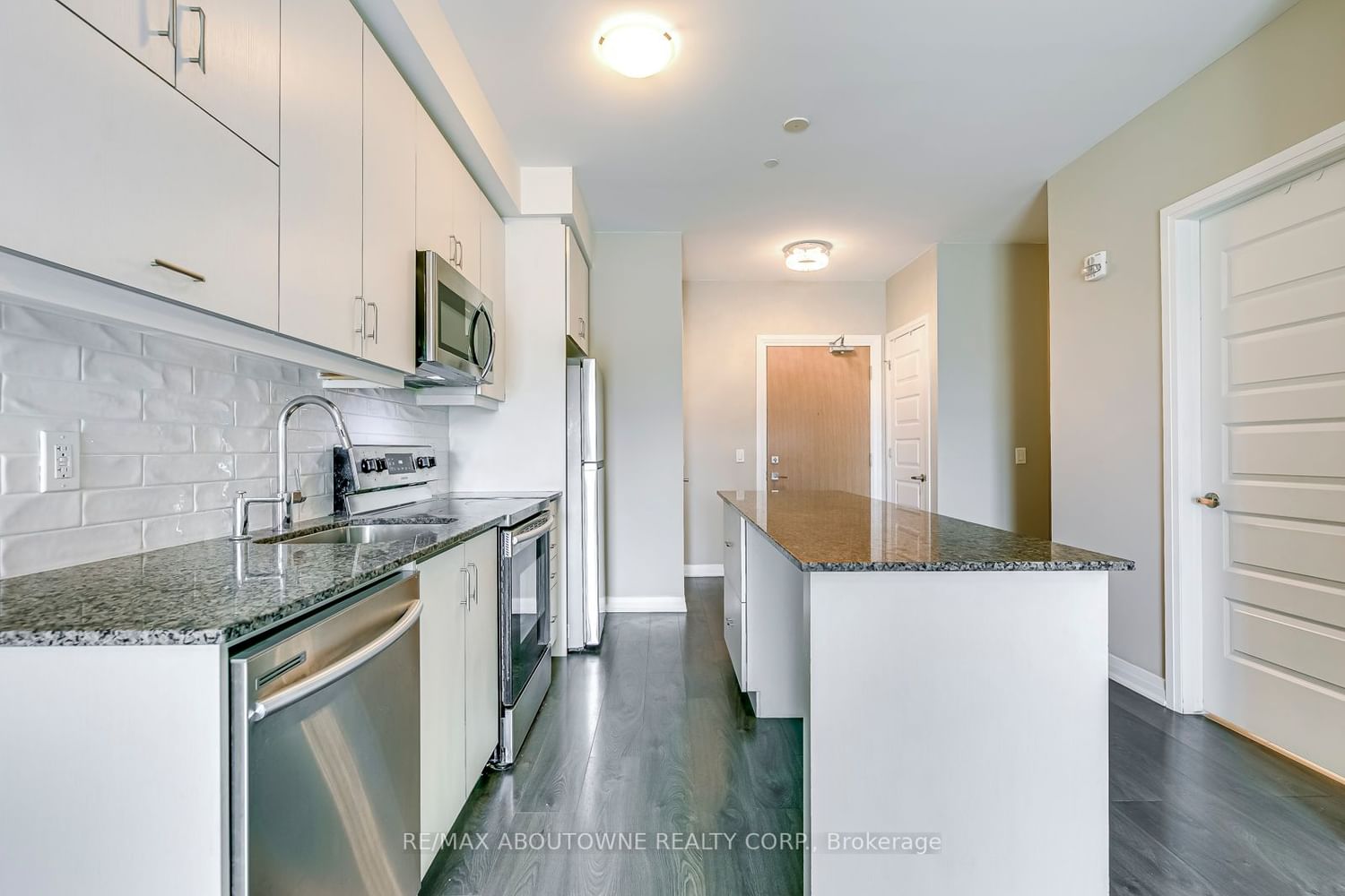 Listing Image 14