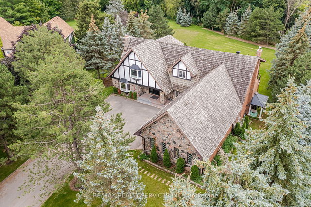 6 Grandview Court