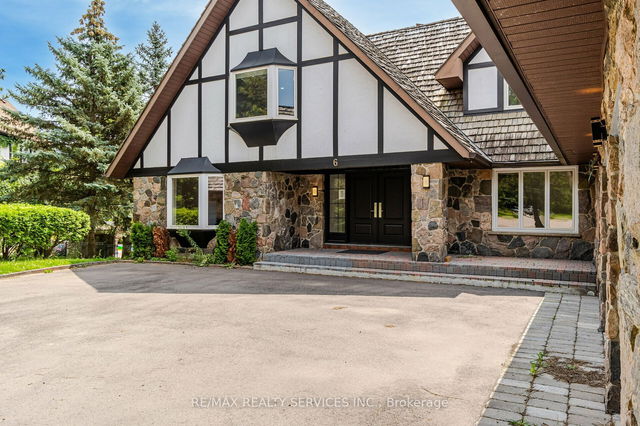 6 Grandview Court