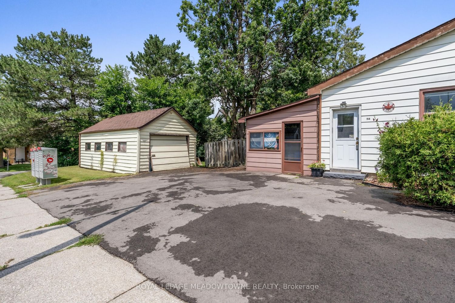 Listing Image 6