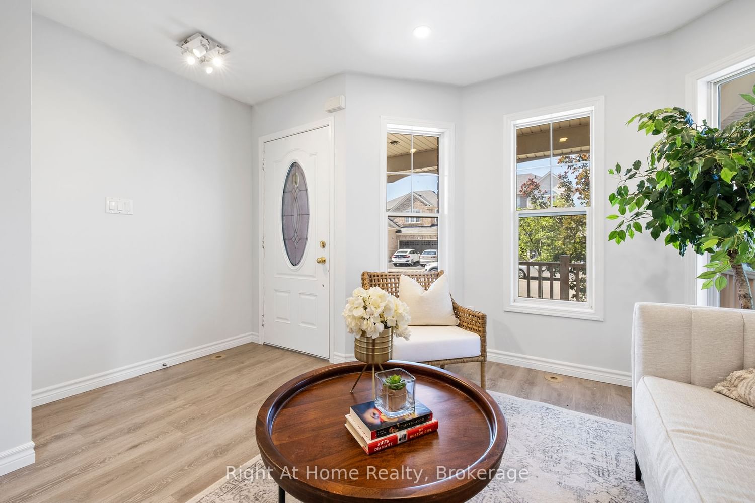 Listing Image 22