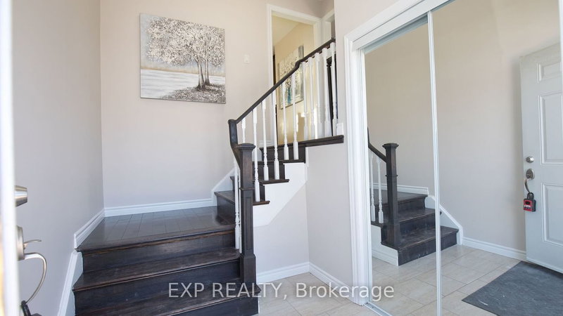 38 Panorama Cres, Brampton, L6S 3T9 | Image 3