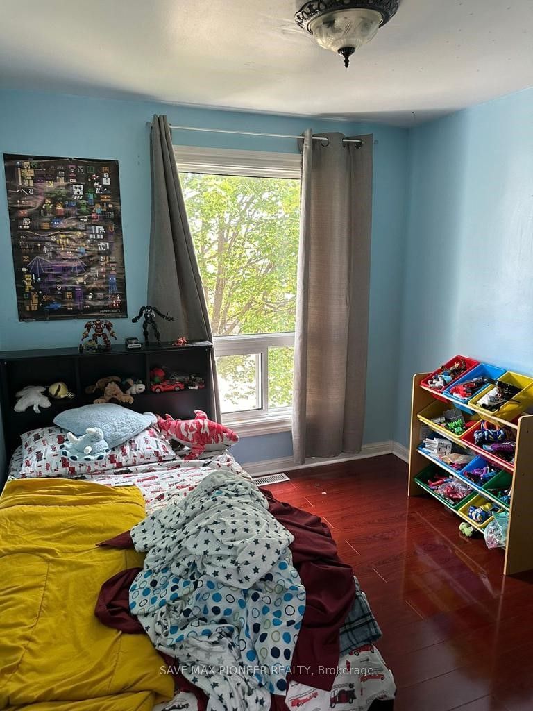 (Upper) - 28 Gailwood Crt, Brampton, L6S 2E2 | Image 3