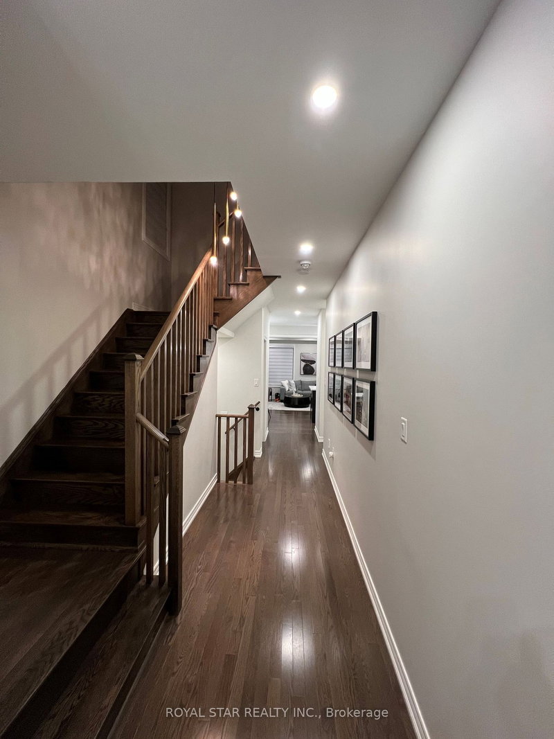 112 Emerald Coast Tr, Brampton, L7A 5A7 | Image 2