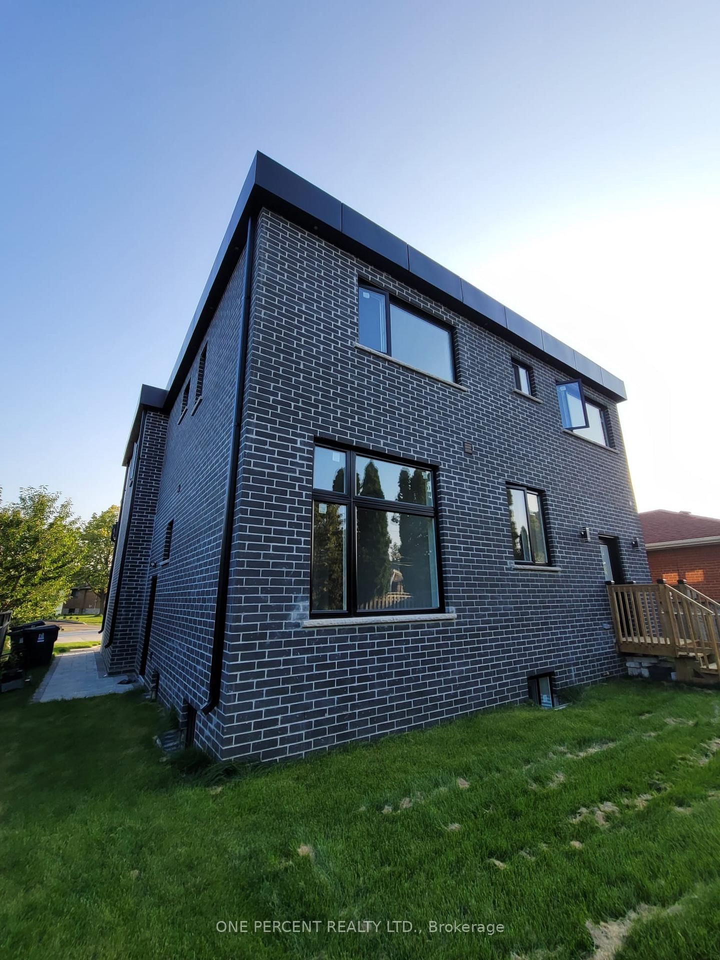 Listing Image 8