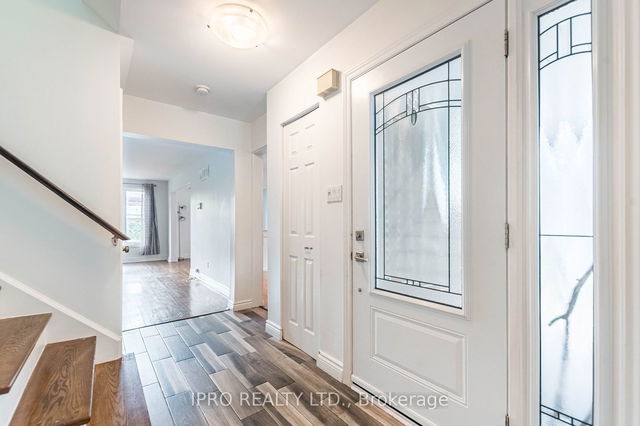 2462 Glamworth Crescent