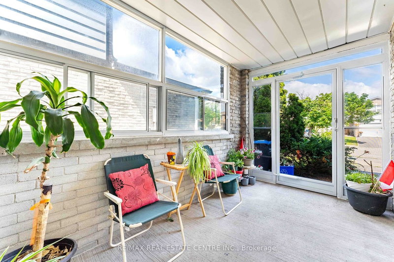 19 Pickard Lane, Brampton, L6Y 2M4 | Image 3