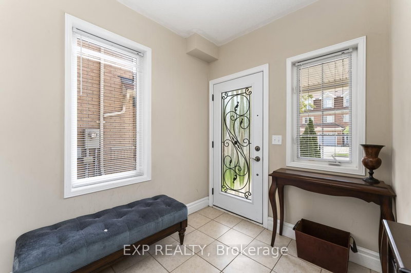 3406 Southwick St, Mississauga, L5M 7L5 | Image 2