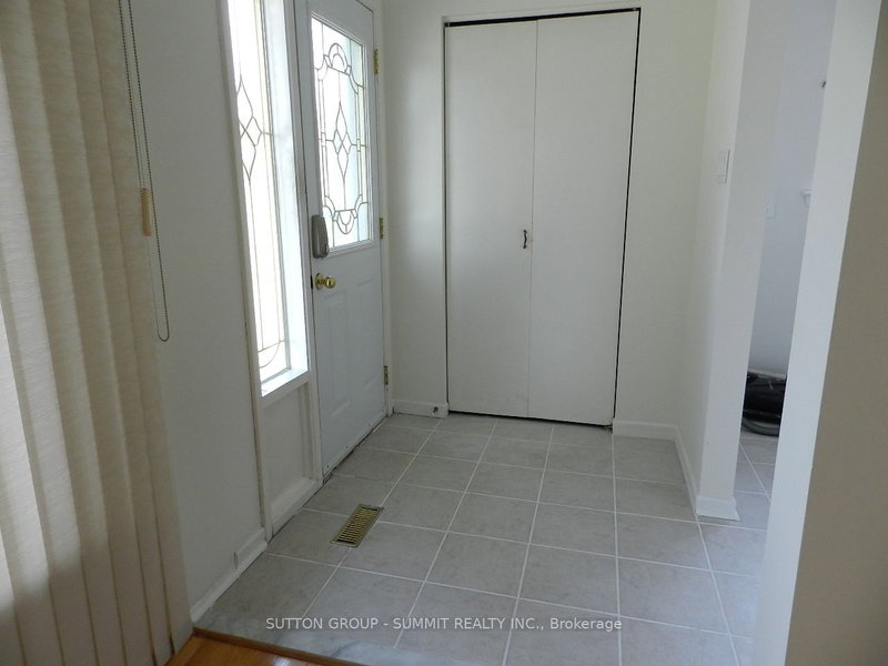 Main - 3117 Corrigan Dr, Mississauga, L4Y 3C5 | Image 3