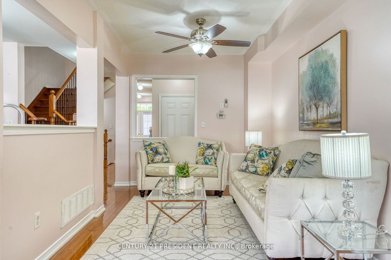 94 Unionville Cres, Brampton, L6P 2Z4 | Image 3