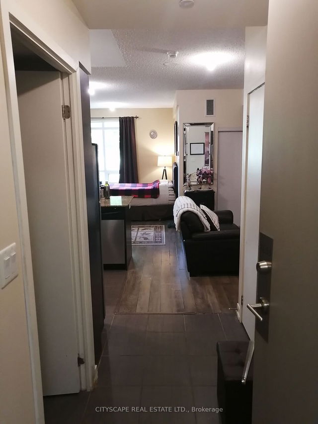 L03 - 816 Lansdowne Avenue