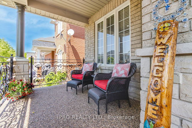 8 Gallpoint Crescent