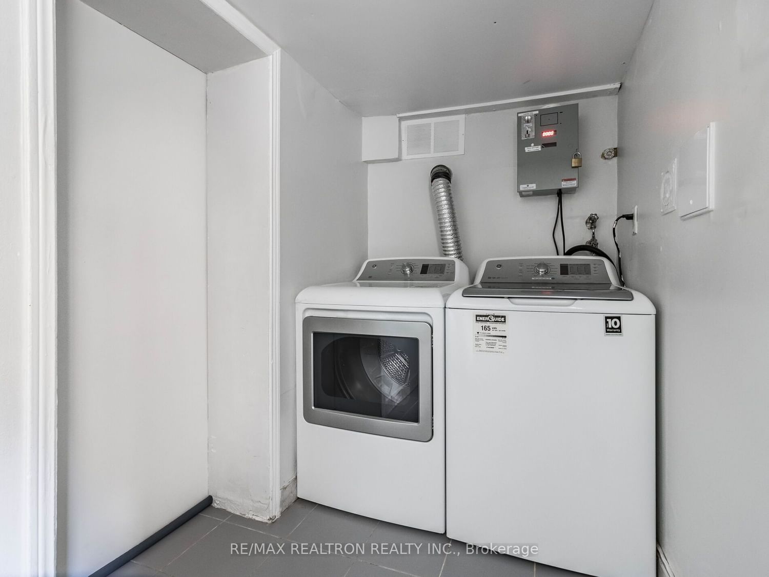 Listing Image 22