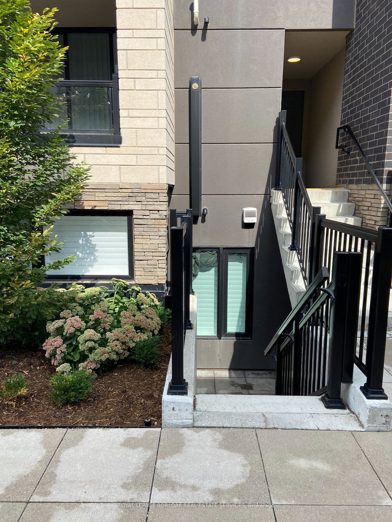 105 - 1135 Cooke Blvd, Burlington, L7T 0C3 | Image 2