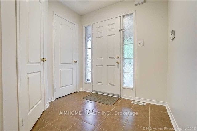 120 Crown Victoria Dr, Brampton, L7A 3X9 | Image 2