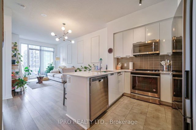 1805 - 5025 Four Springs Avenue