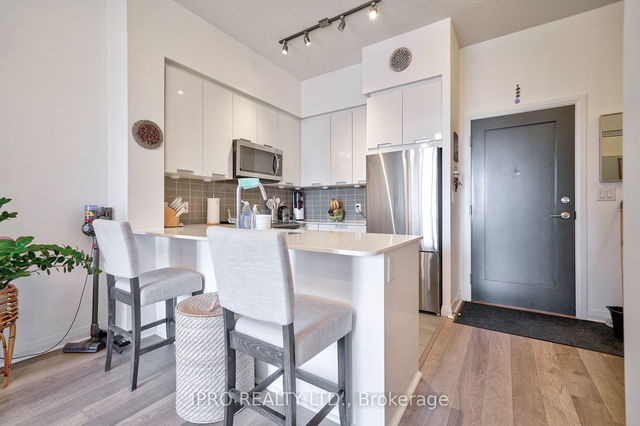 1805 - 5025 Four Springs Avenue