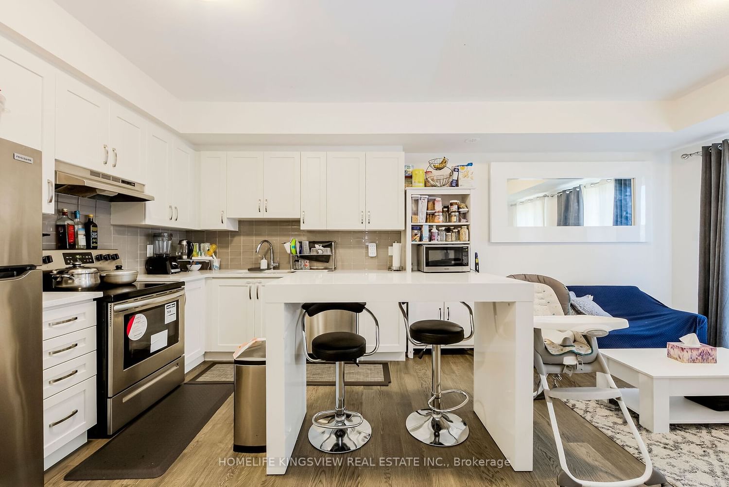 Listing Image 7