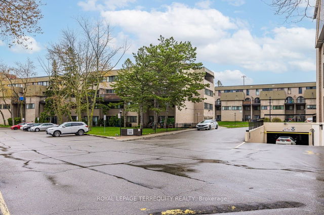 127 - 2095 Roche Court