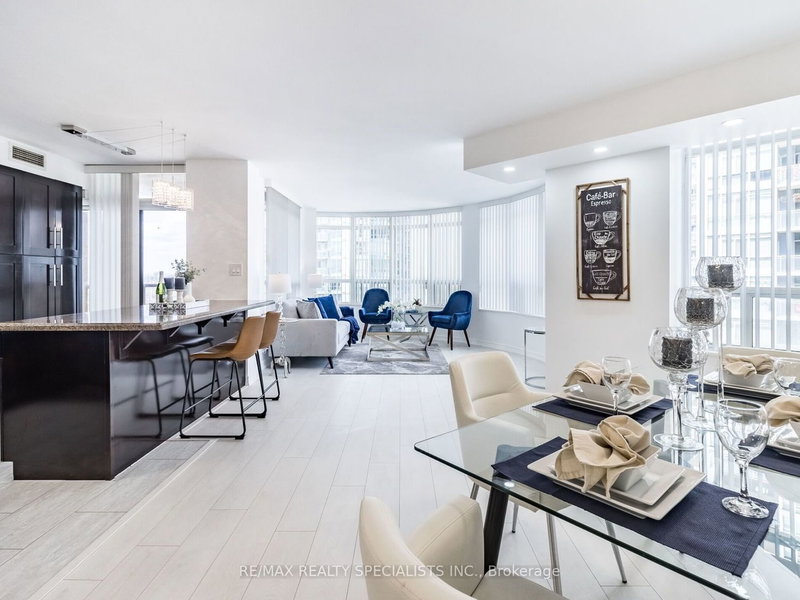 1906 - 3880 Duke Of York Blvd, Mississauga, L5B 4M7 | Image 3