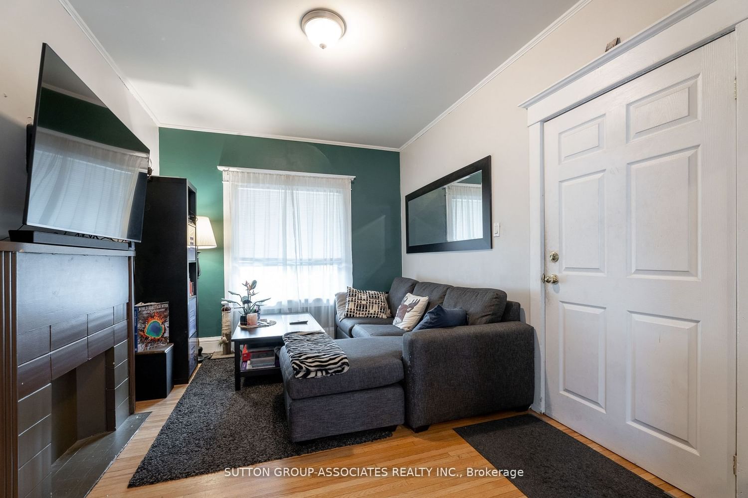 Listing Image 3