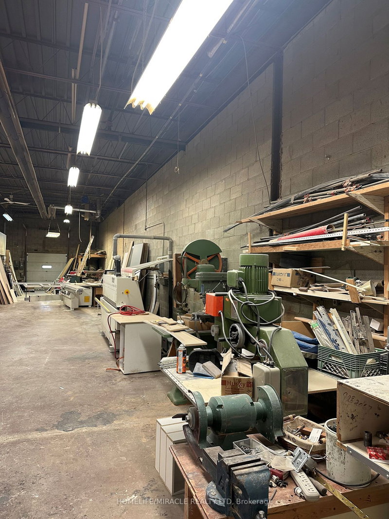 12 - 2364 Haines Rd, Mississauga, L4Y 1Y6 | Image 3